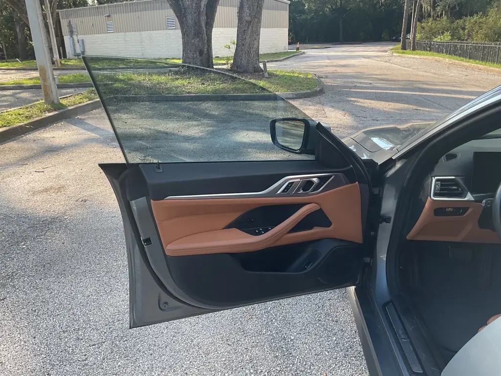 2023 BMW I4 EDRIVE35 photo 9