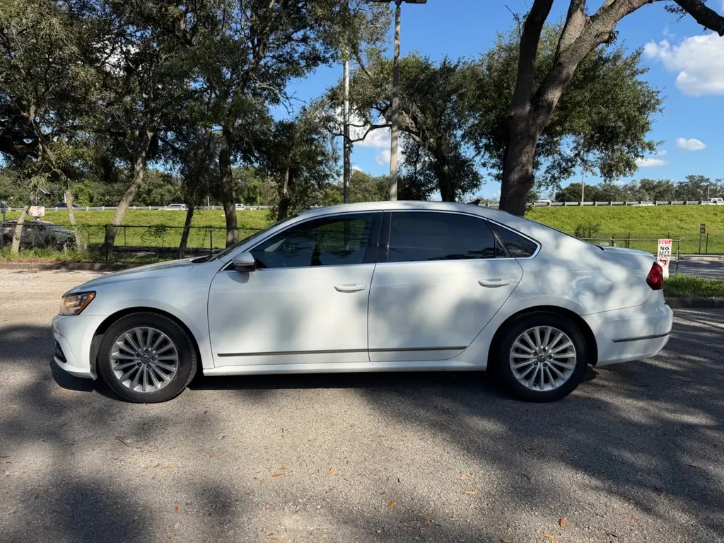 2017 VOLKSWAGEN PASSAT 1.8T SE photo 2