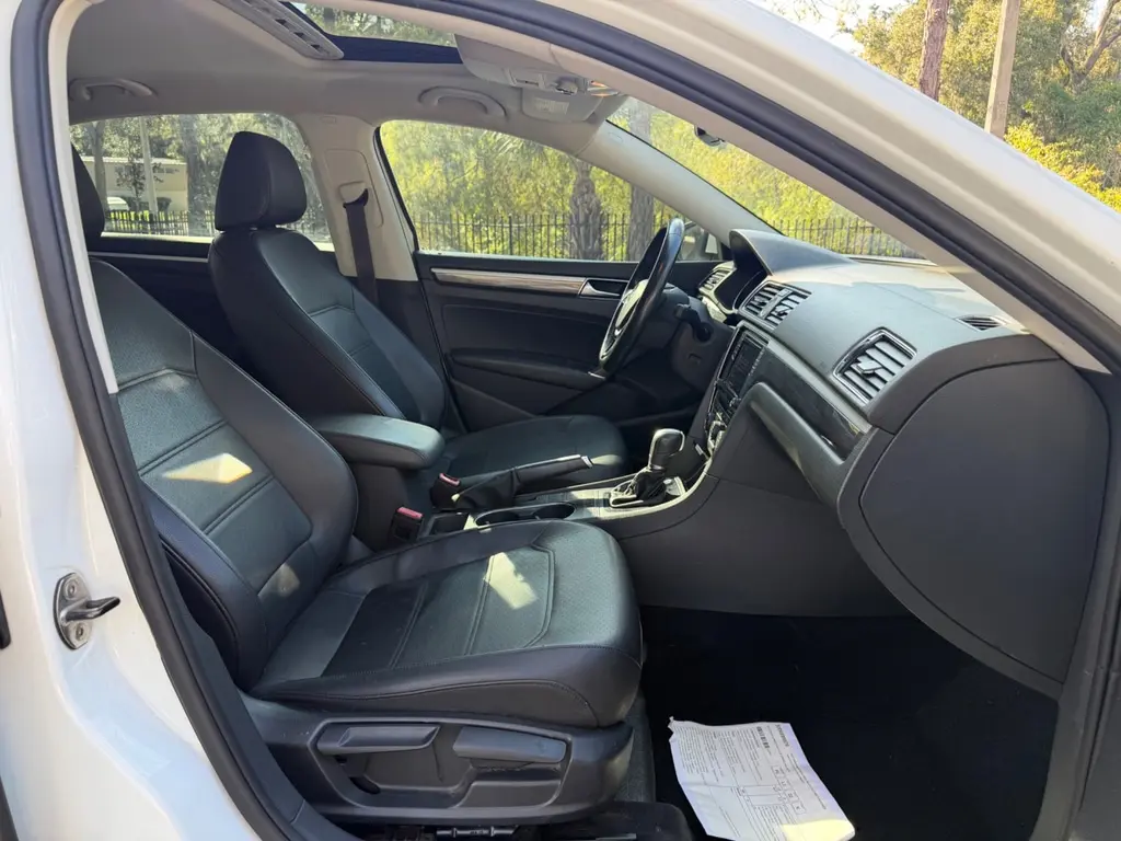 2017 VOLKSWAGEN PASSAT 1.8T SE photo 13