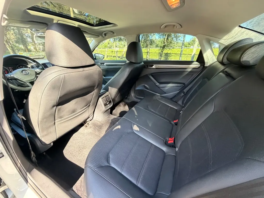 2017 VOLKSWAGEN PASSAT 1.8T SE photo 17
