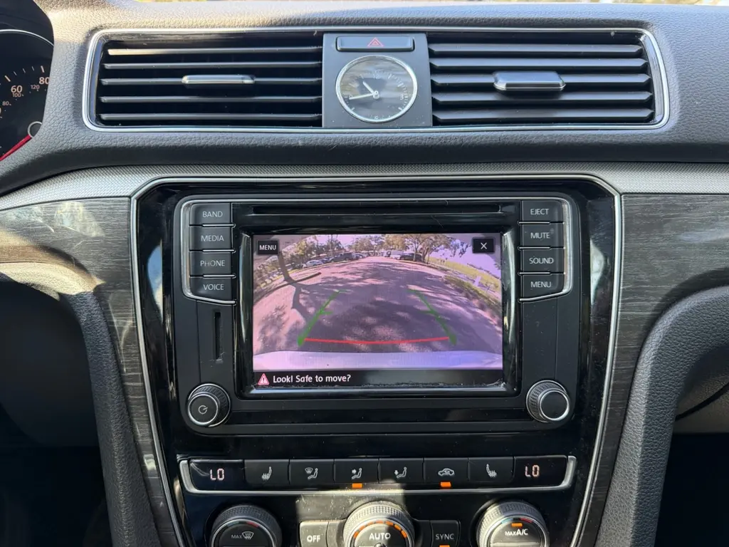2017 VOLKSWAGEN PASSAT 1.8T SE photo 21