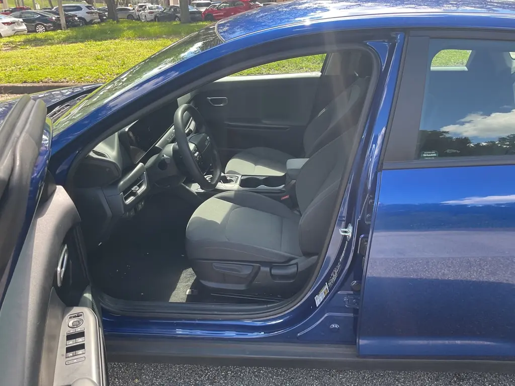 2025 KIA K4 LXS photo 10