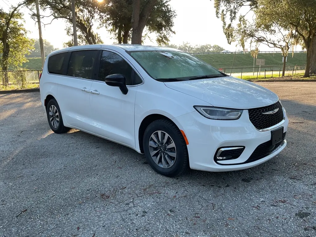 2024 CHRYSLER PACIFICA HYBRID SELECT photo 7