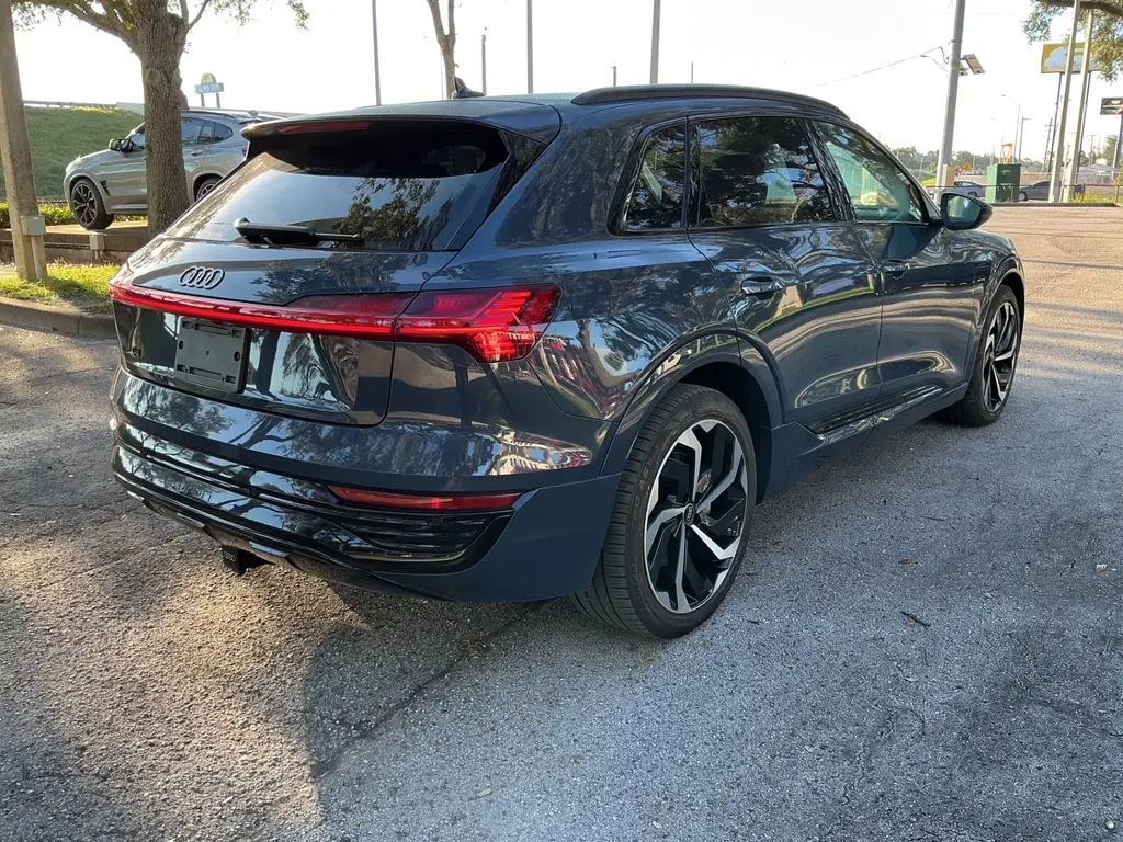 2024 AUDI Q8 E-TRON PRESTIGE photo 5