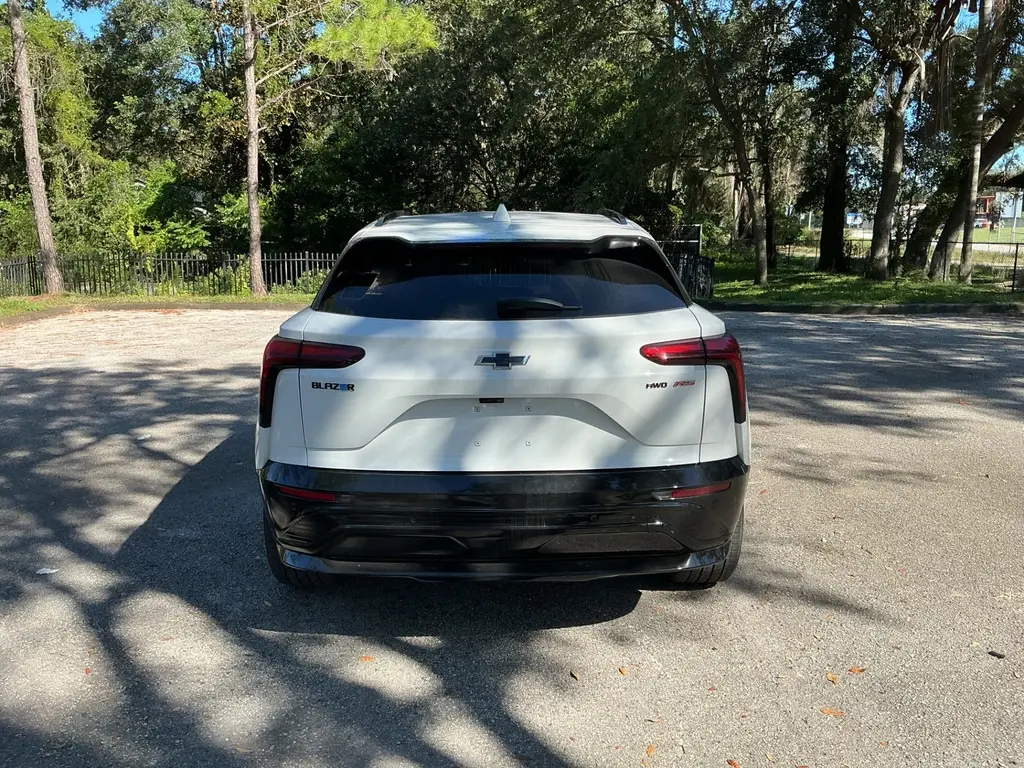 2024 CHEVROLET BLAZER EV EAWD RS 1RS photo 4