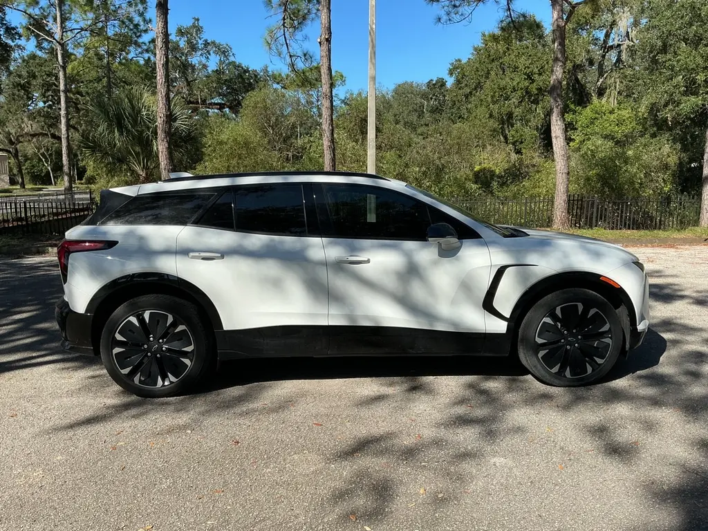 2024 CHEVROLET BLAZER EV EAWD RS 1RS photo 6