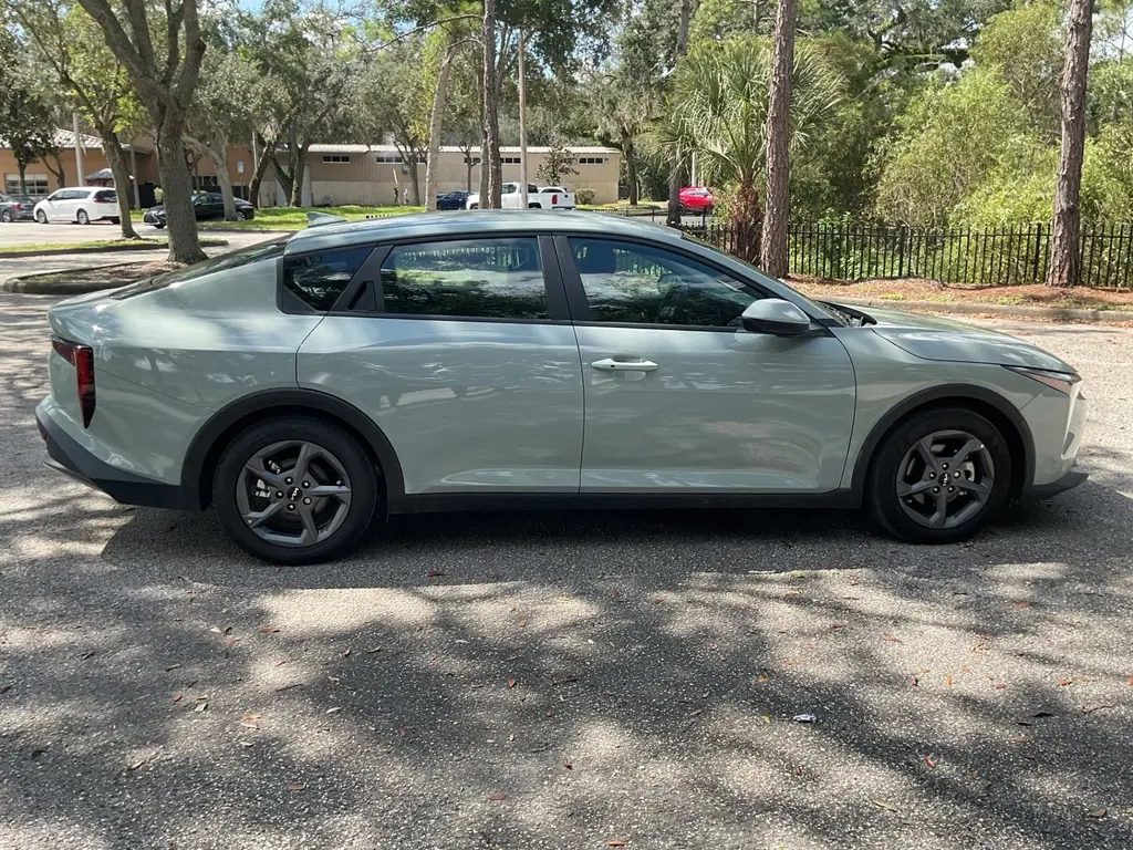 2025 KIA K4 LXS photo 6