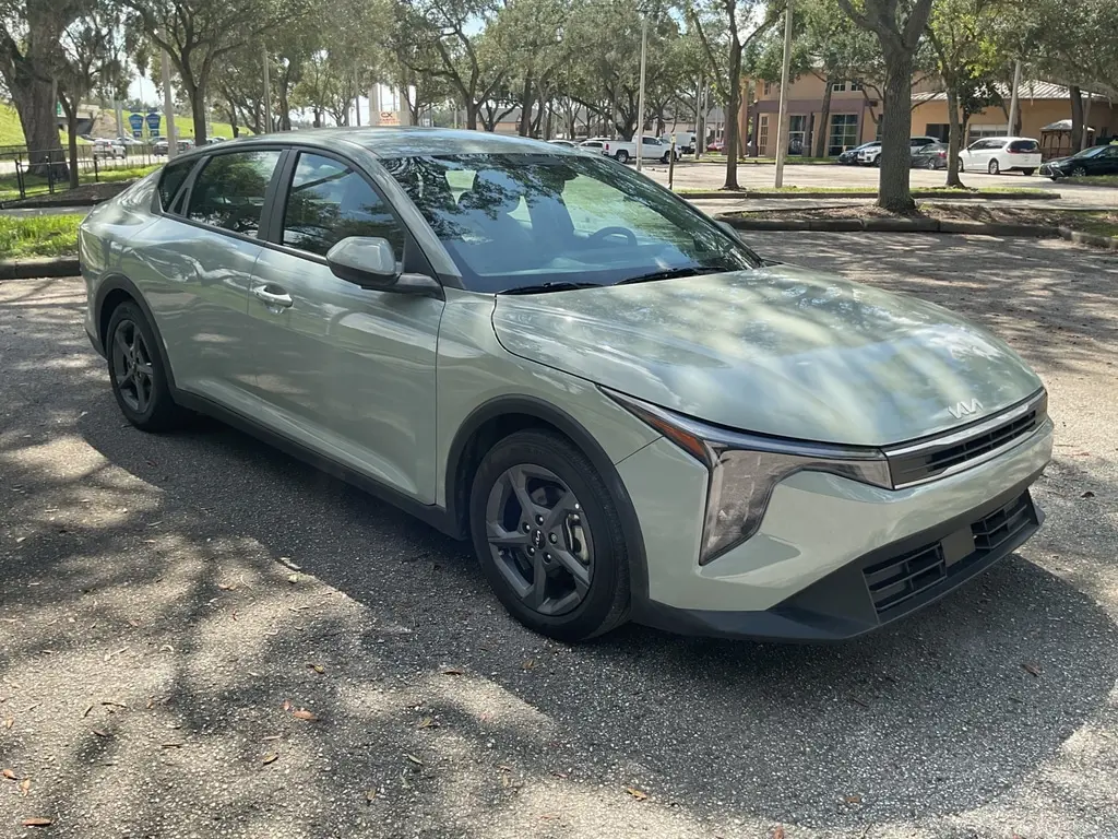 2025 KIA K4 LXS photo 7