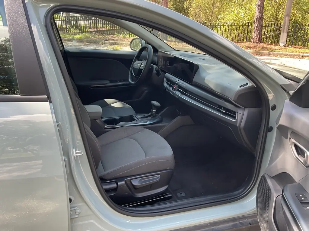 2025 KIA K4 LXS photo 17