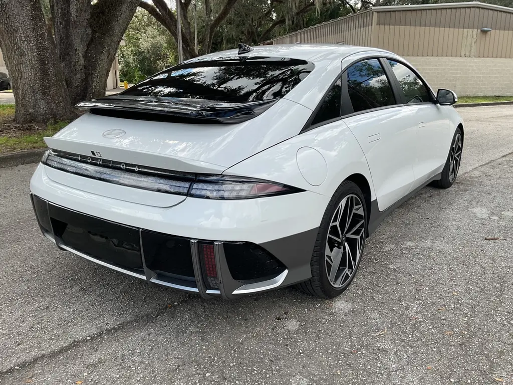 2024 HYUNDAI IONIQ 6 SEL photo 5