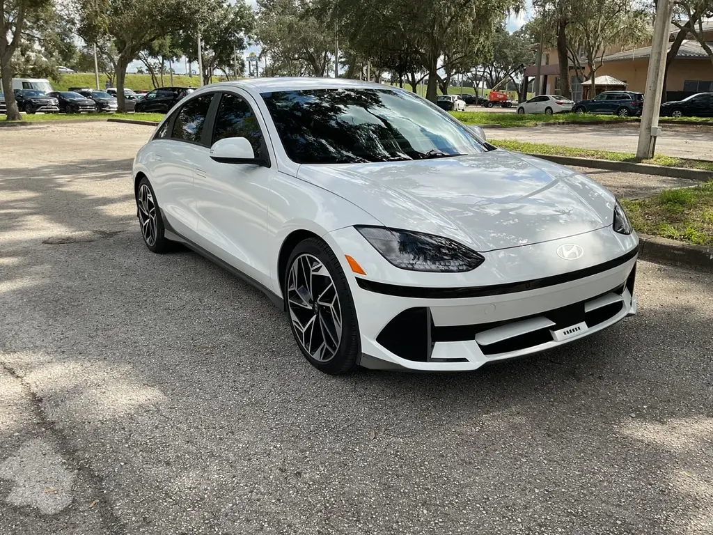 2024 HYUNDAI IONIQ 6 SEL photo 7