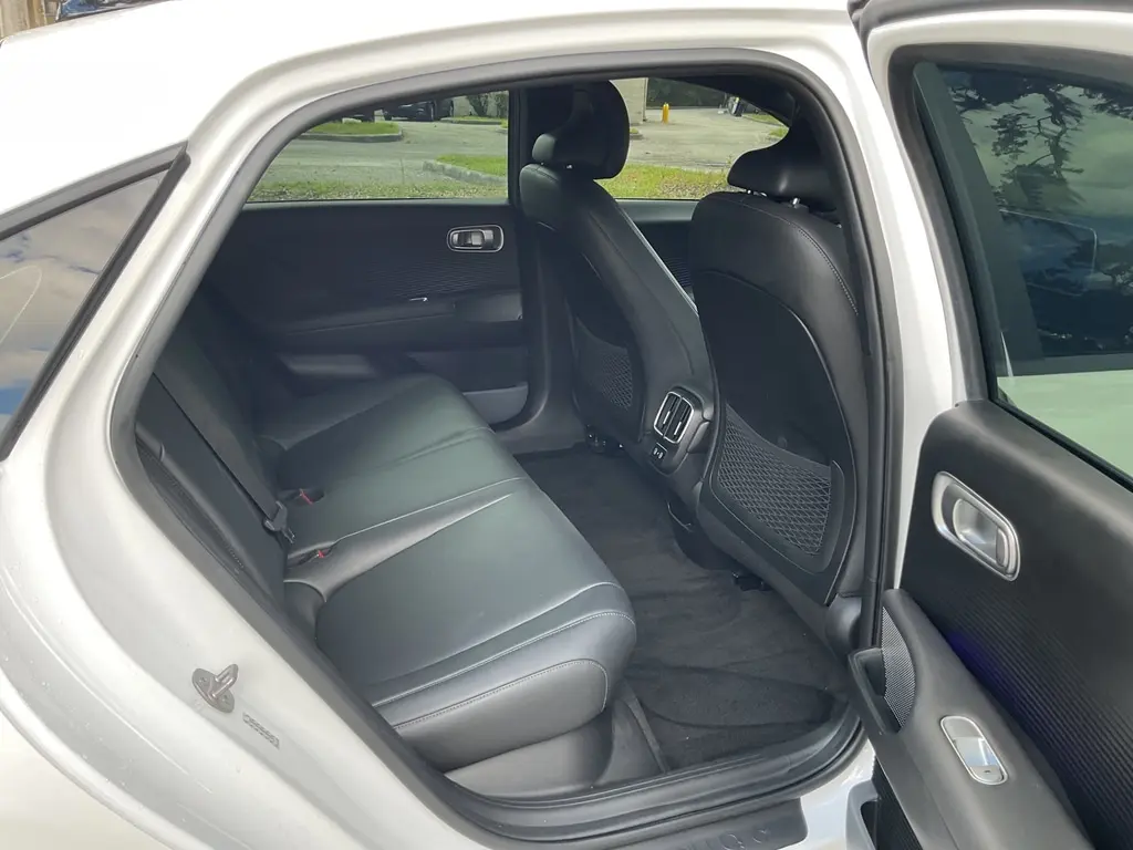 2024 HYUNDAI IONIQ 6 SEL photo 16