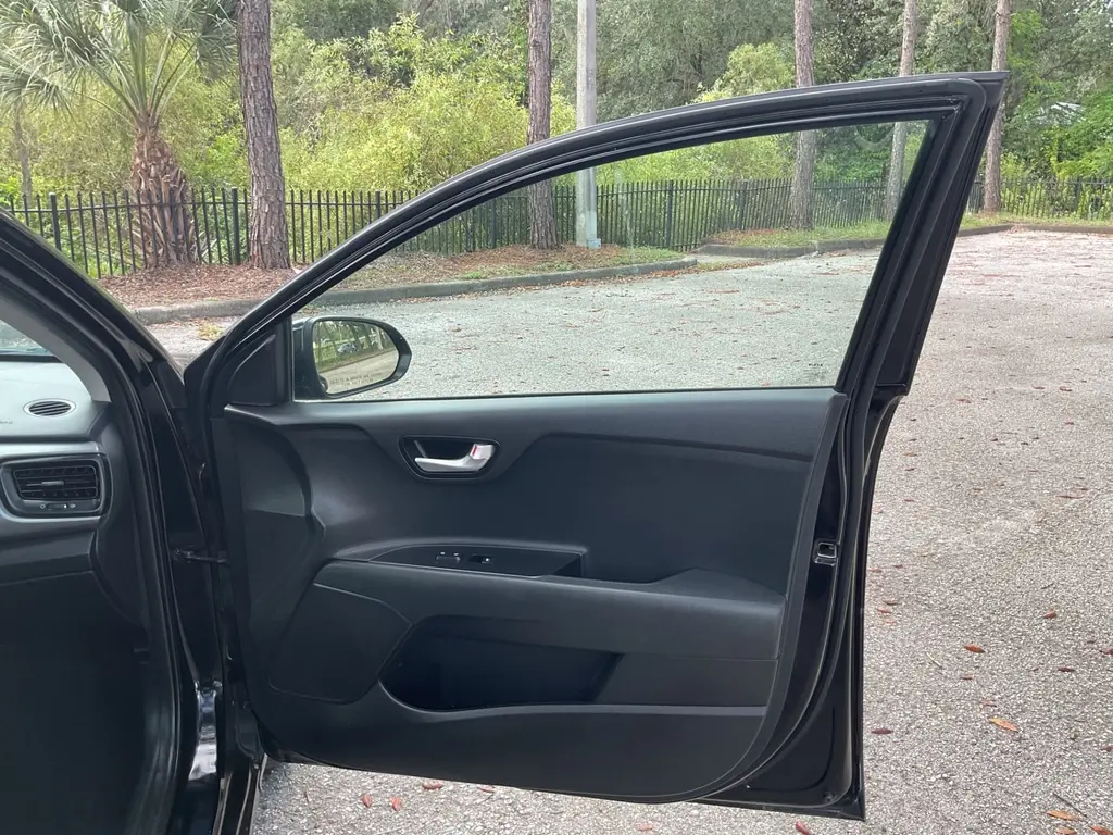 2023 KIA RIO LX photo 16