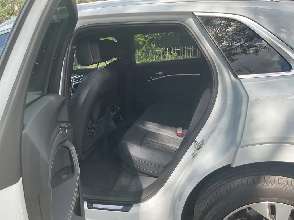 2023 AUDI E-TRON PREMIUM photo 12