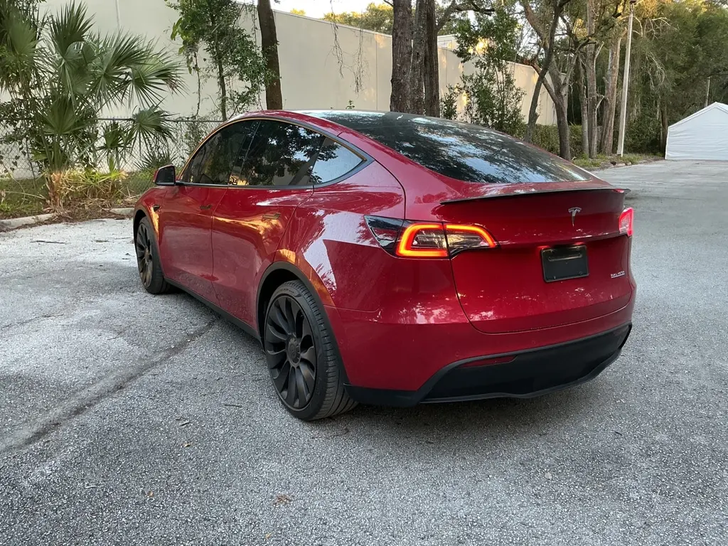 2021 TESLA MODEL Y PERFORMANCE photo 3