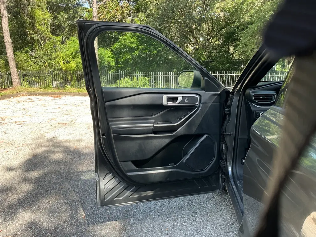 2020 FORD EXPLORER XLT photo 9