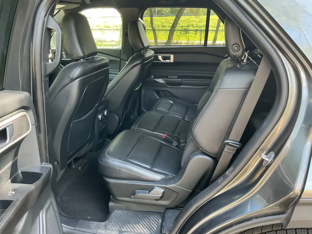 2020 FORD EXPLORER XLT photo 12