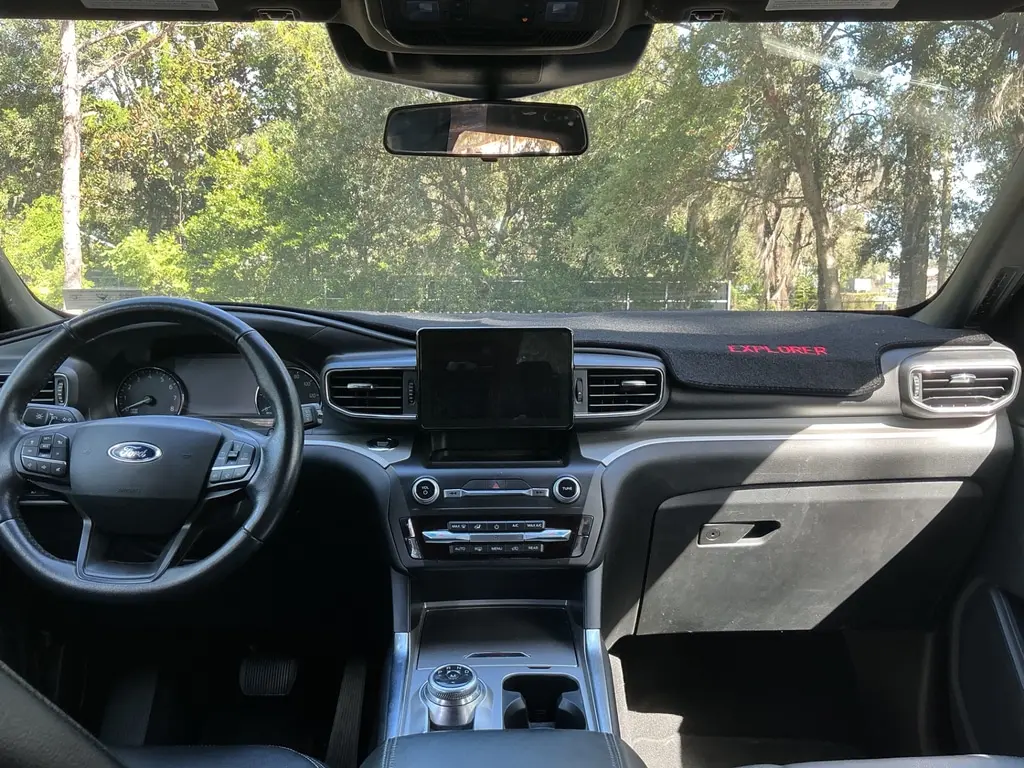 2020 FORD EXPLORER XLT photo 13