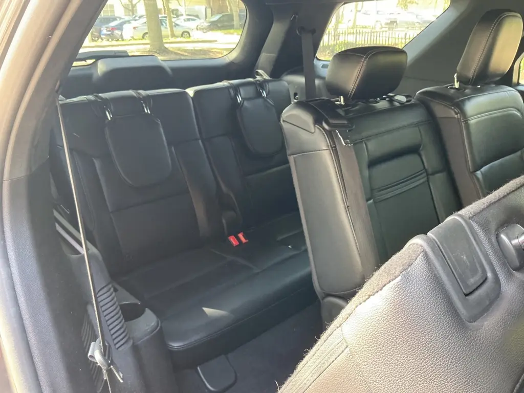 2020 FORD EXPLORER XLT photo 18