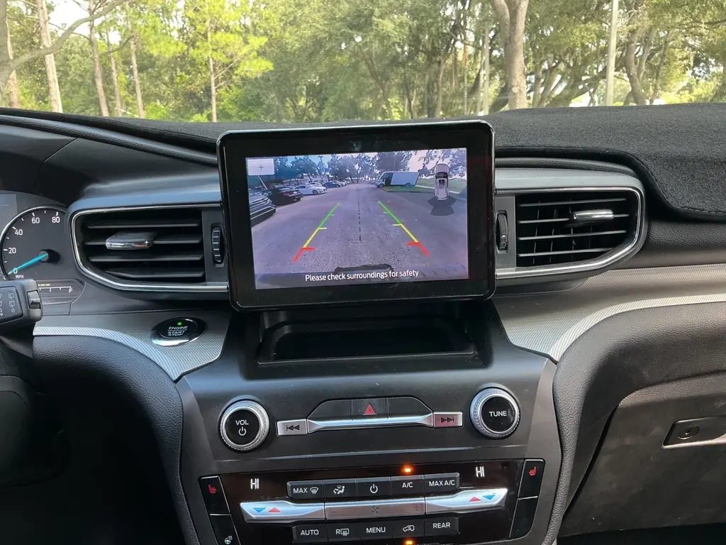 2020 FORD EXPLORER XLT photo 23