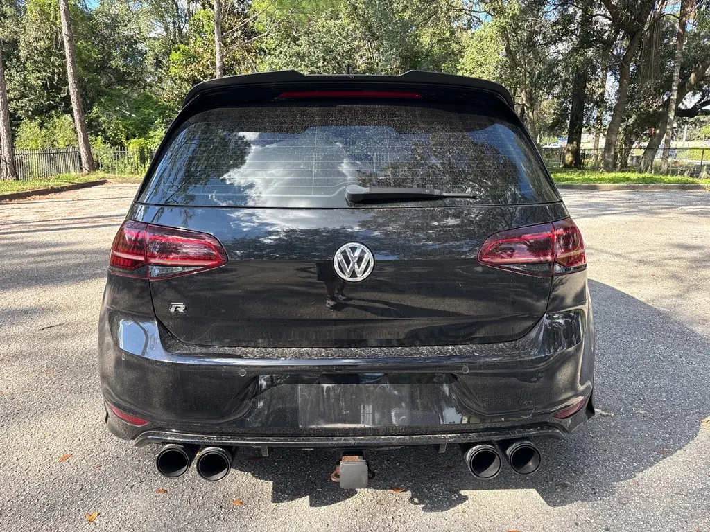 2017 VOLKSWAGEN GOLF R photo 4