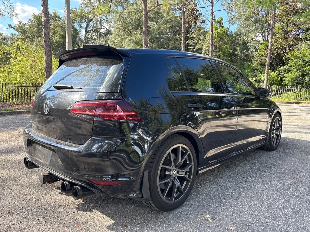 2017 VOLKSWAGEN GOLF R photo 5