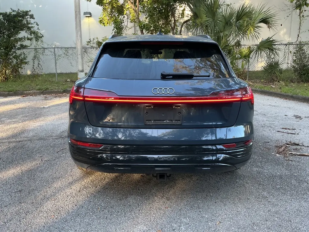 2024 AUDI Q8 E-TRON PREMIUM PLUS photo 3
