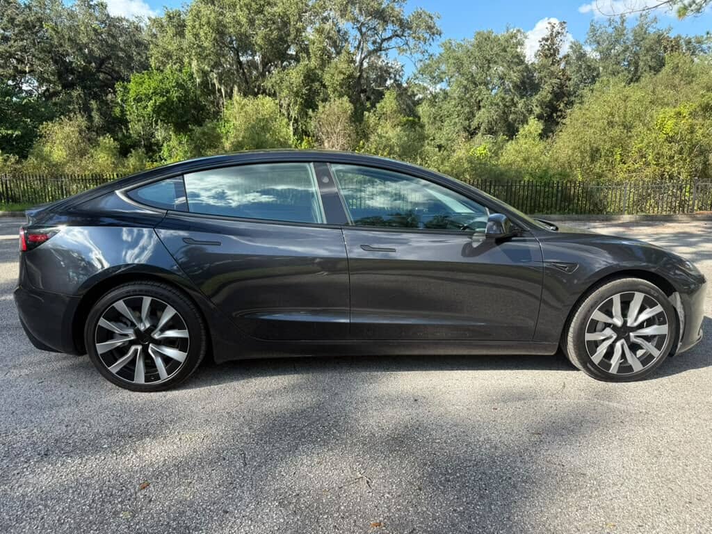 2025 TESLA MODEL 3 LONG RANGE photo 4