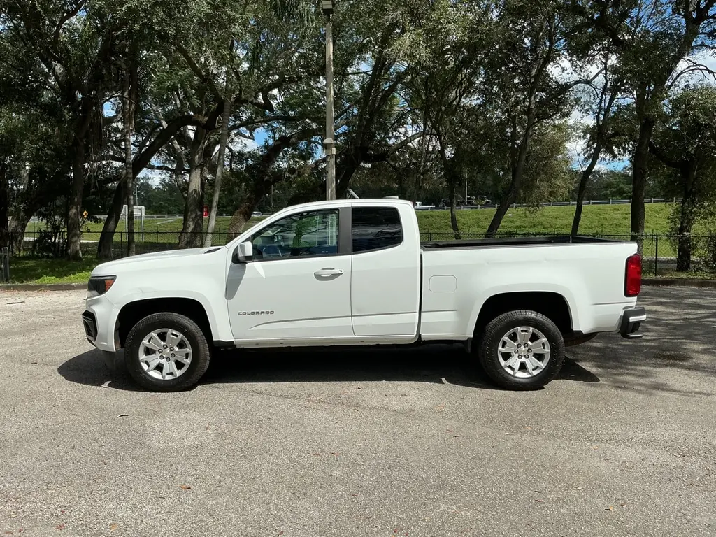 2022 CHEVROLET COLORADO 2WD LT photo 2