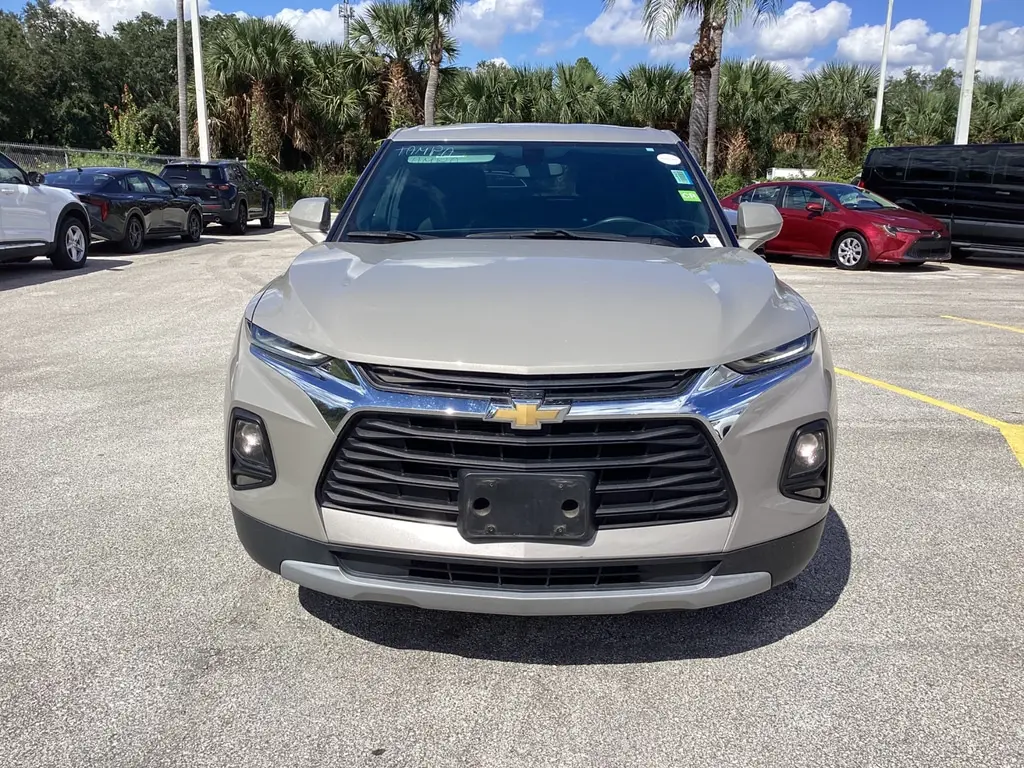2021 CHEVROLET BLAZER LT photo 2