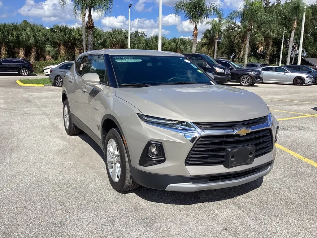 2021 CHEVROLET BLAZER LT photo 3