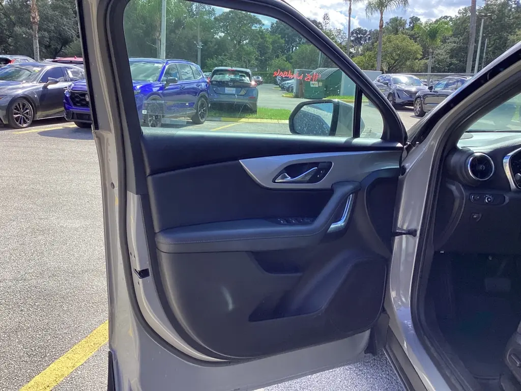2021 CHEVROLET BLAZER LT photo 13