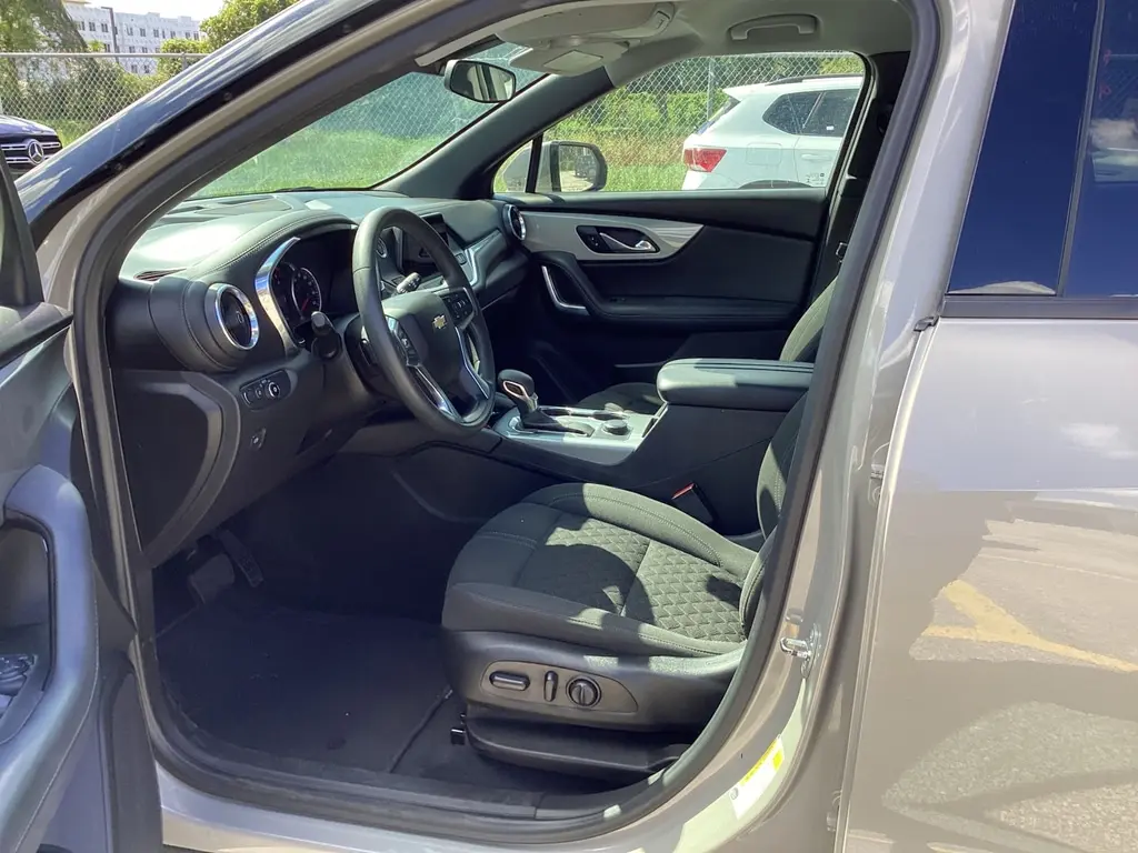 2021 CHEVROLET BLAZER LT photo 14