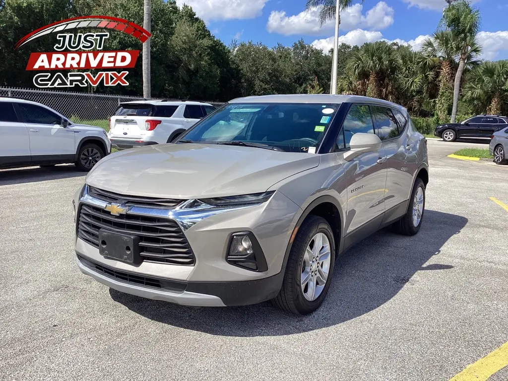 2021 CHEVROLET BLAZER LT photo 1