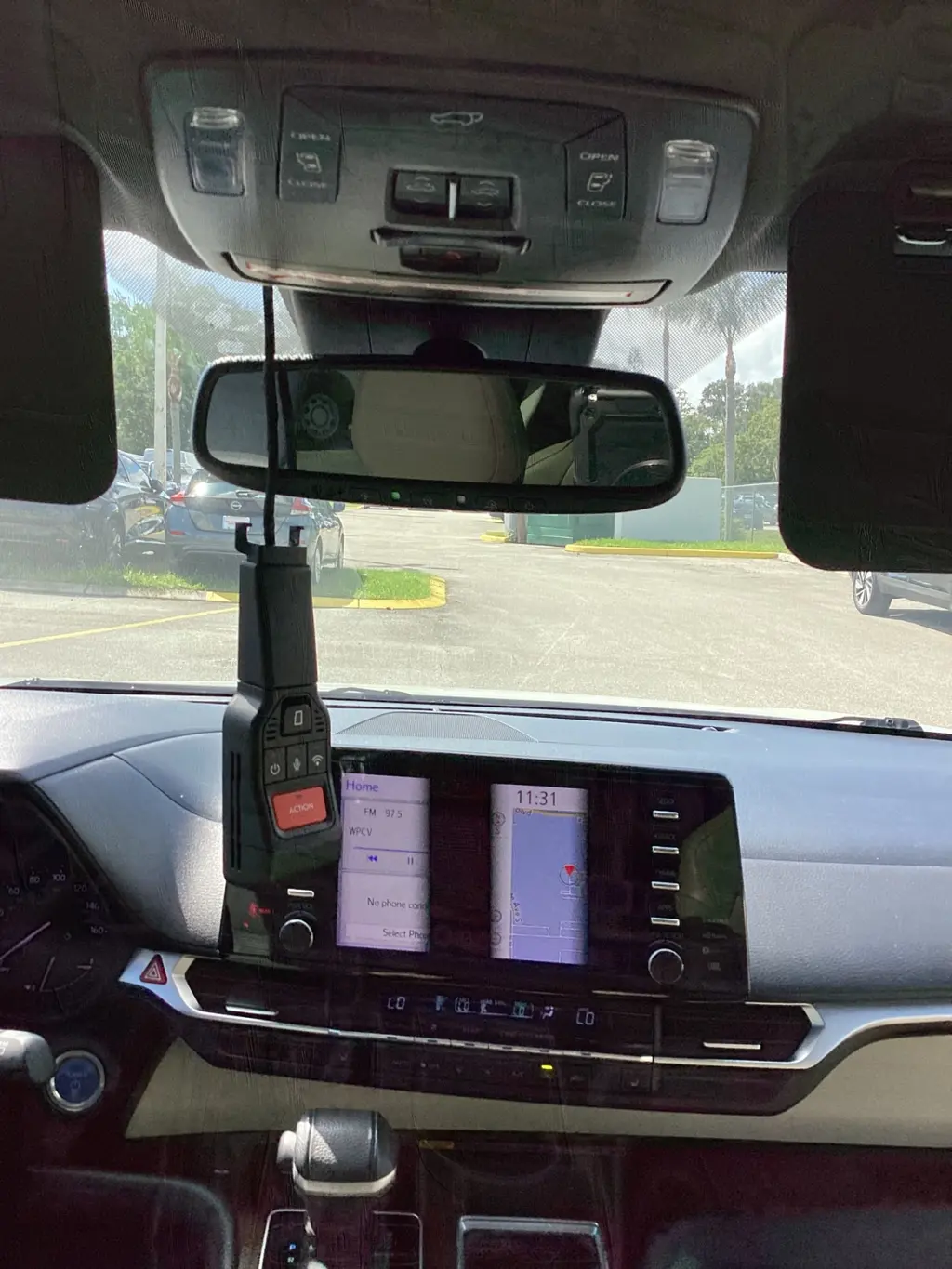 2022 TOYOTA SIENNA XLE photo 20