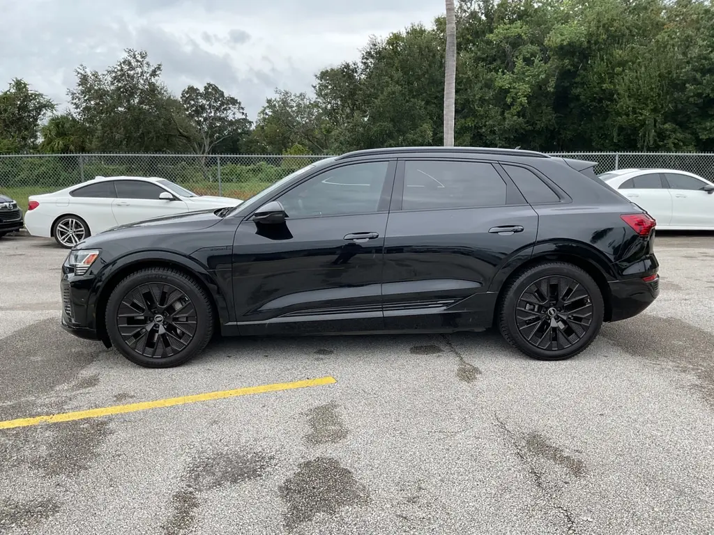 2024 AUDI Q8 E-TRON PRESTIGE photo 2