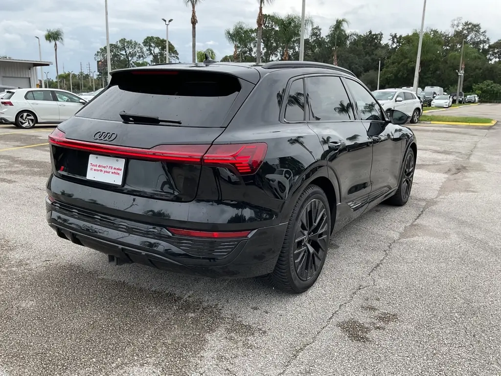 2024 AUDI Q8 E-TRON PRESTIGE photo 3