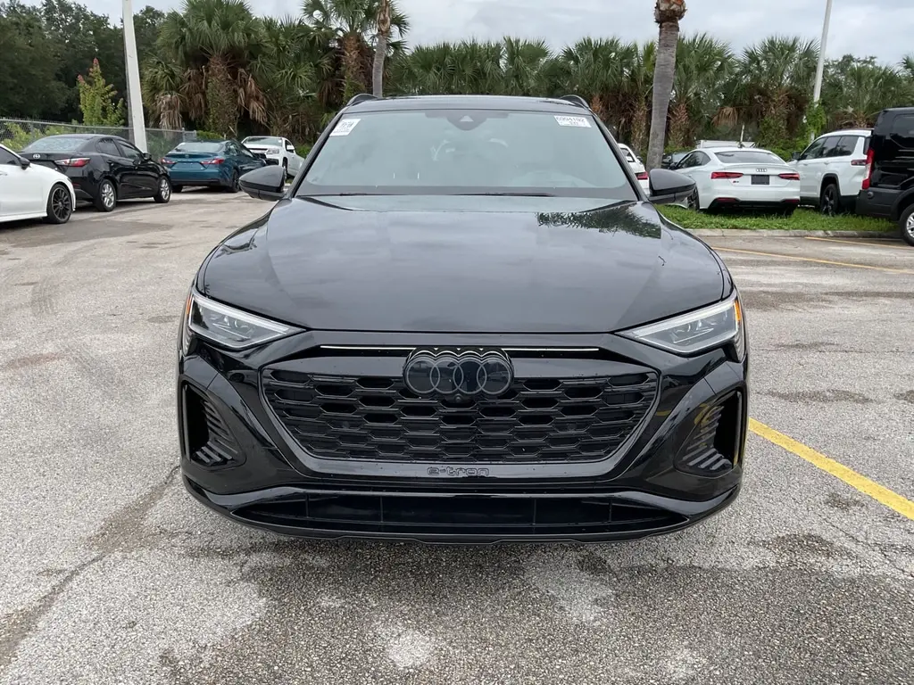 2024 AUDI Q8 E-TRON PRESTIGE photo 10