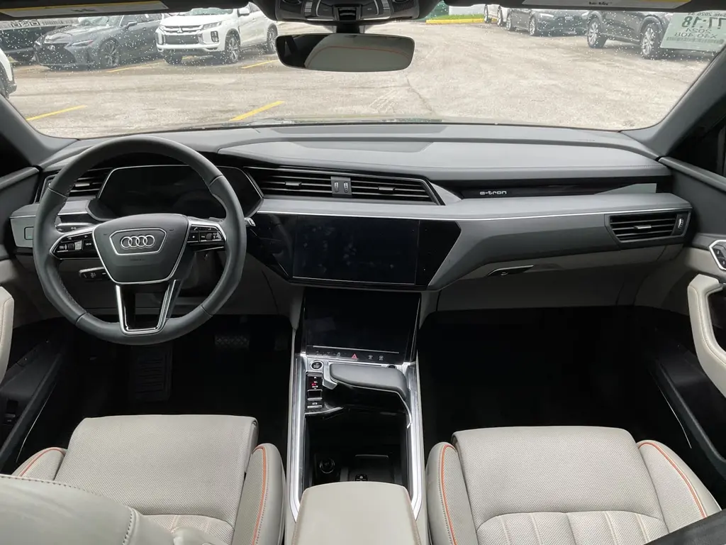 2024 AUDI Q8 E-TRON PRESTIGE photo 20