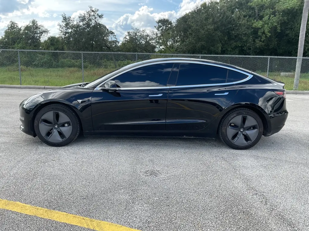 2019 TESLA MODEL 3 Standard Range Plus photo 2