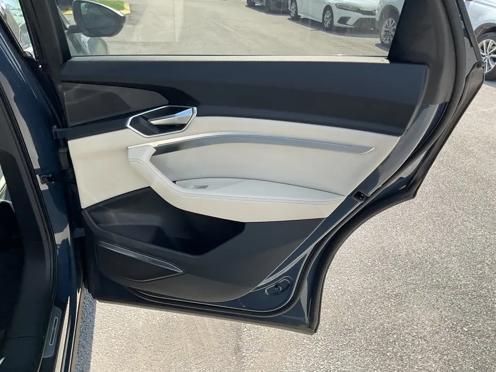 2024 AUDI Q8 E-TRON PREMIUM PLUS photo 16