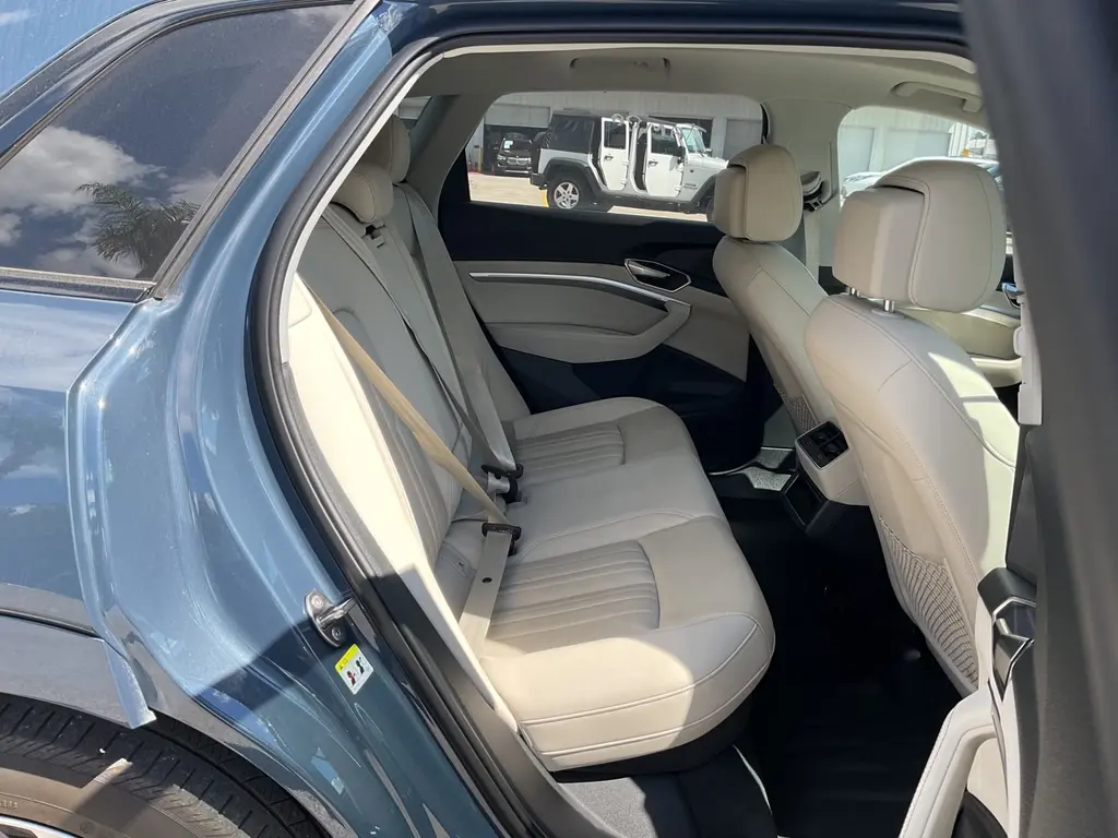 2024 AUDI Q8 E-TRON PREMIUM PLUS photo 17