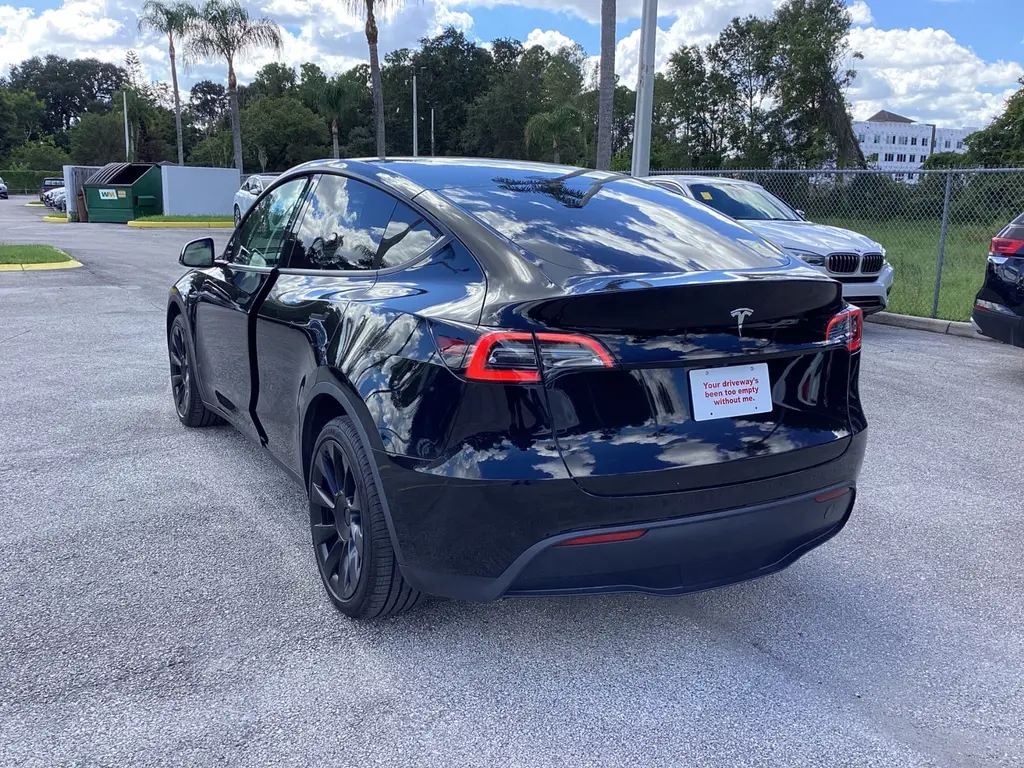 2022 TESLA MODEL Y LONG RANGE photo 9
