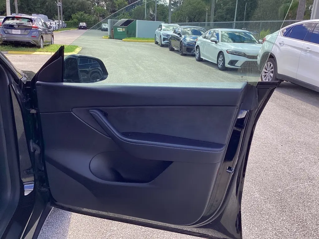 2022 TESLA MODEL Y LONG RANGE photo 16