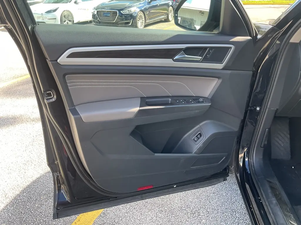 2023 VOLKSWAGEN ATLAS 3.6L V6 SE W/TECHNOLOGY photo 10