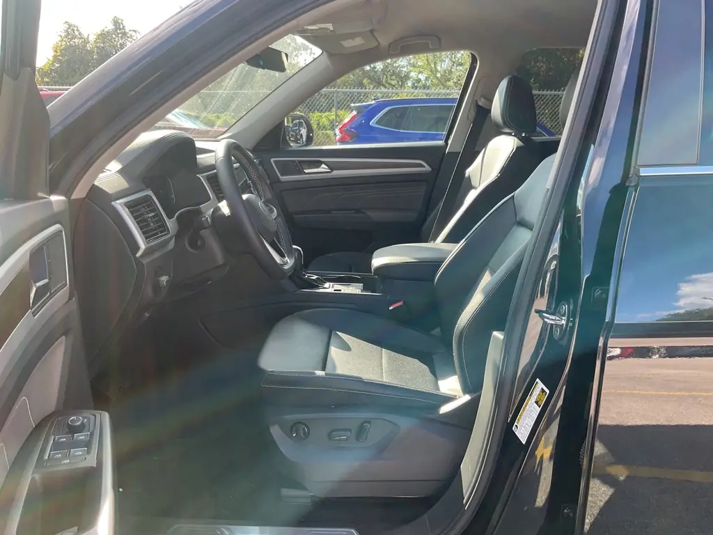 2023 VOLKSWAGEN ATLAS 3.6L V6 SE W/TECHNOLOGY photo 11