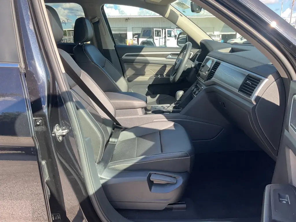 2023 VOLKSWAGEN ATLAS 3.6L V6 SE W/TECHNOLOGY photo 14