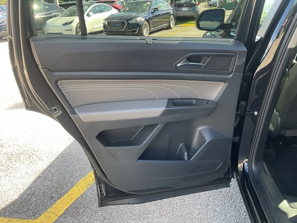 2023 VOLKSWAGEN ATLAS 3.6L V6 SE W/TECHNOLOGY photo 18