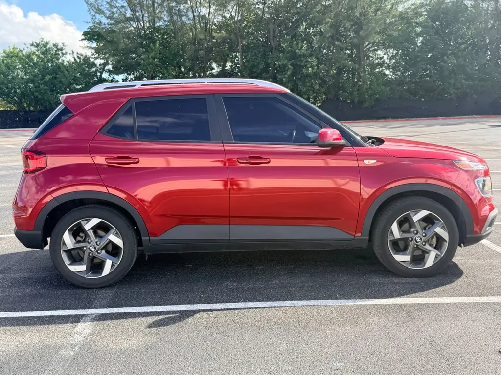 2022 HYUNDAI VENUE LIMITED photo 6