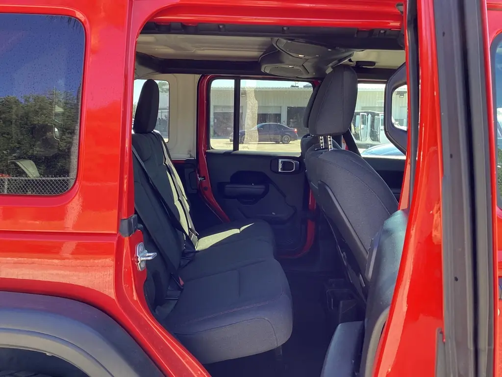 2025 JEEP WRANGLER RUBICON photo 13